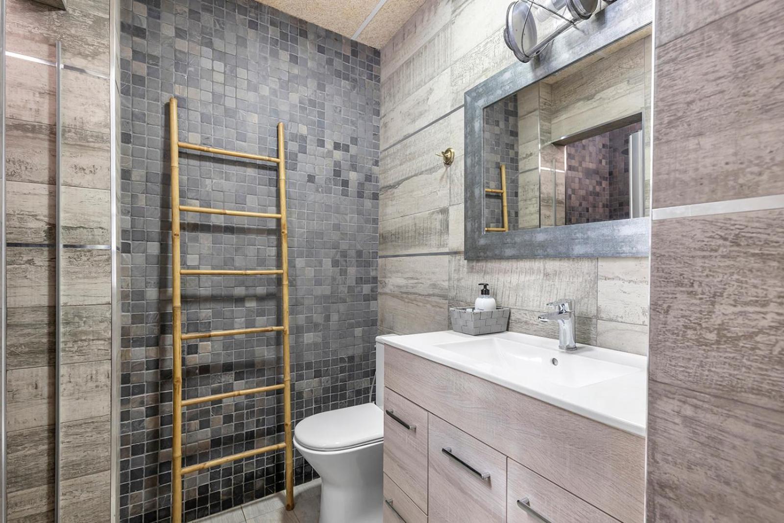Modern & Bright Loft Near Market Alicante