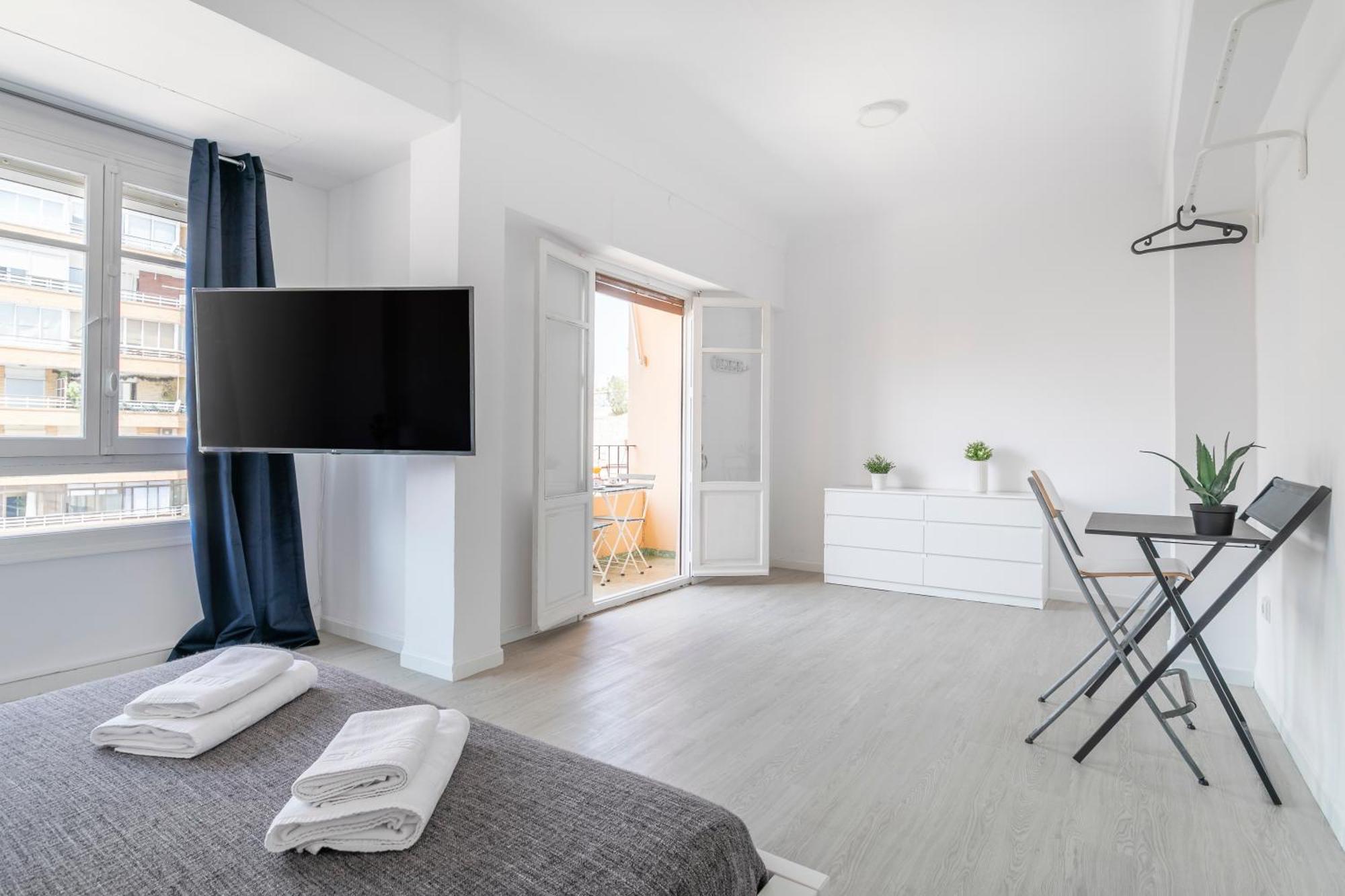 Charming Room With Private Bathroom Homestay Alicante