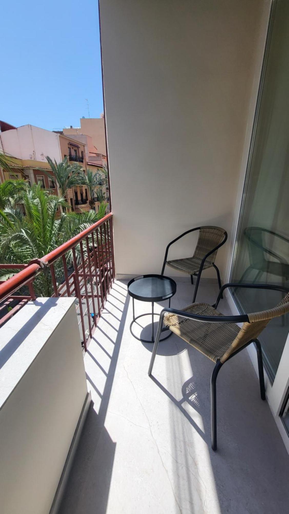 Charming Room With Private Bathroom Homestay
