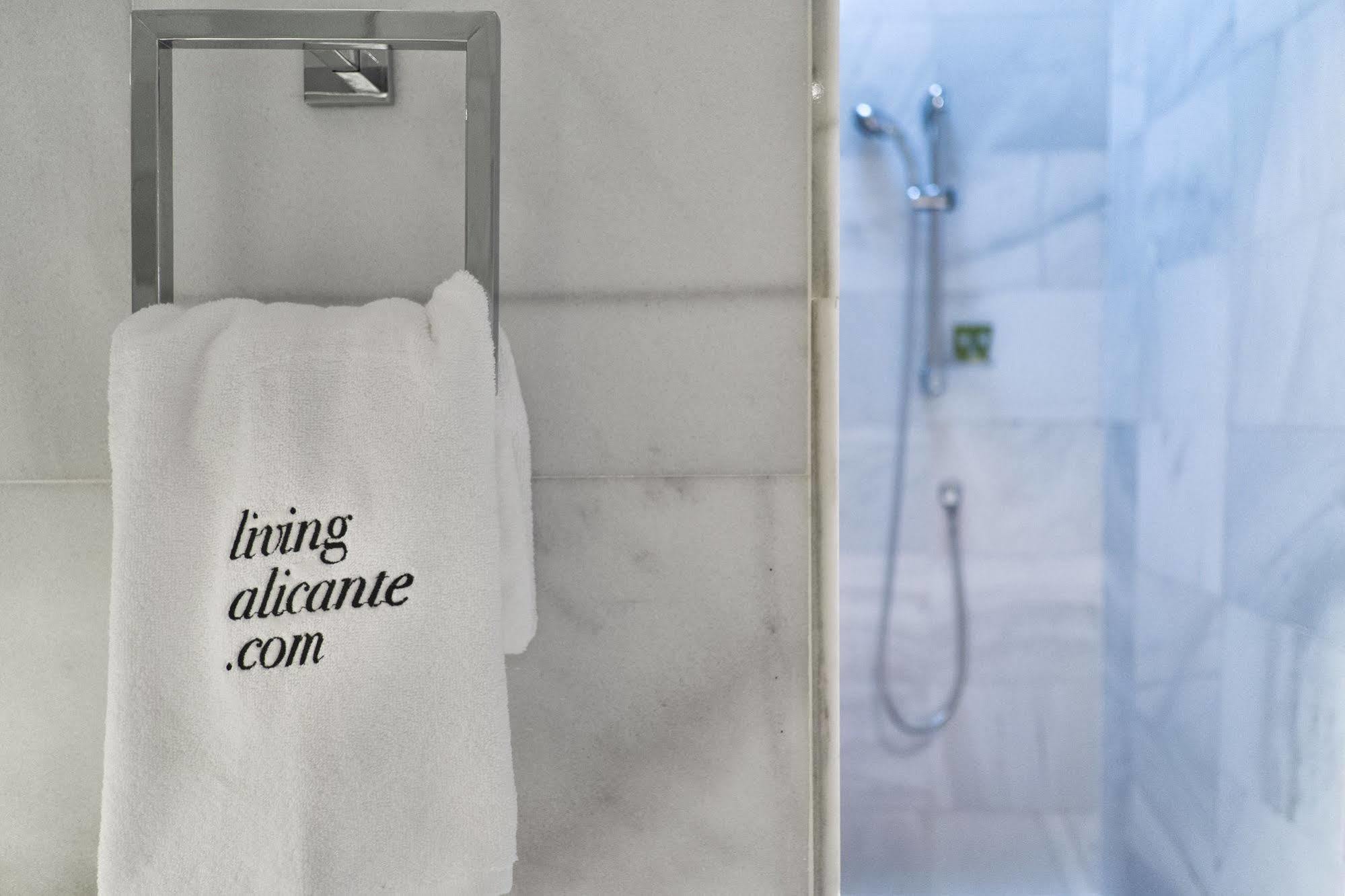 Apartamentos Living Alicante Huoneisto
