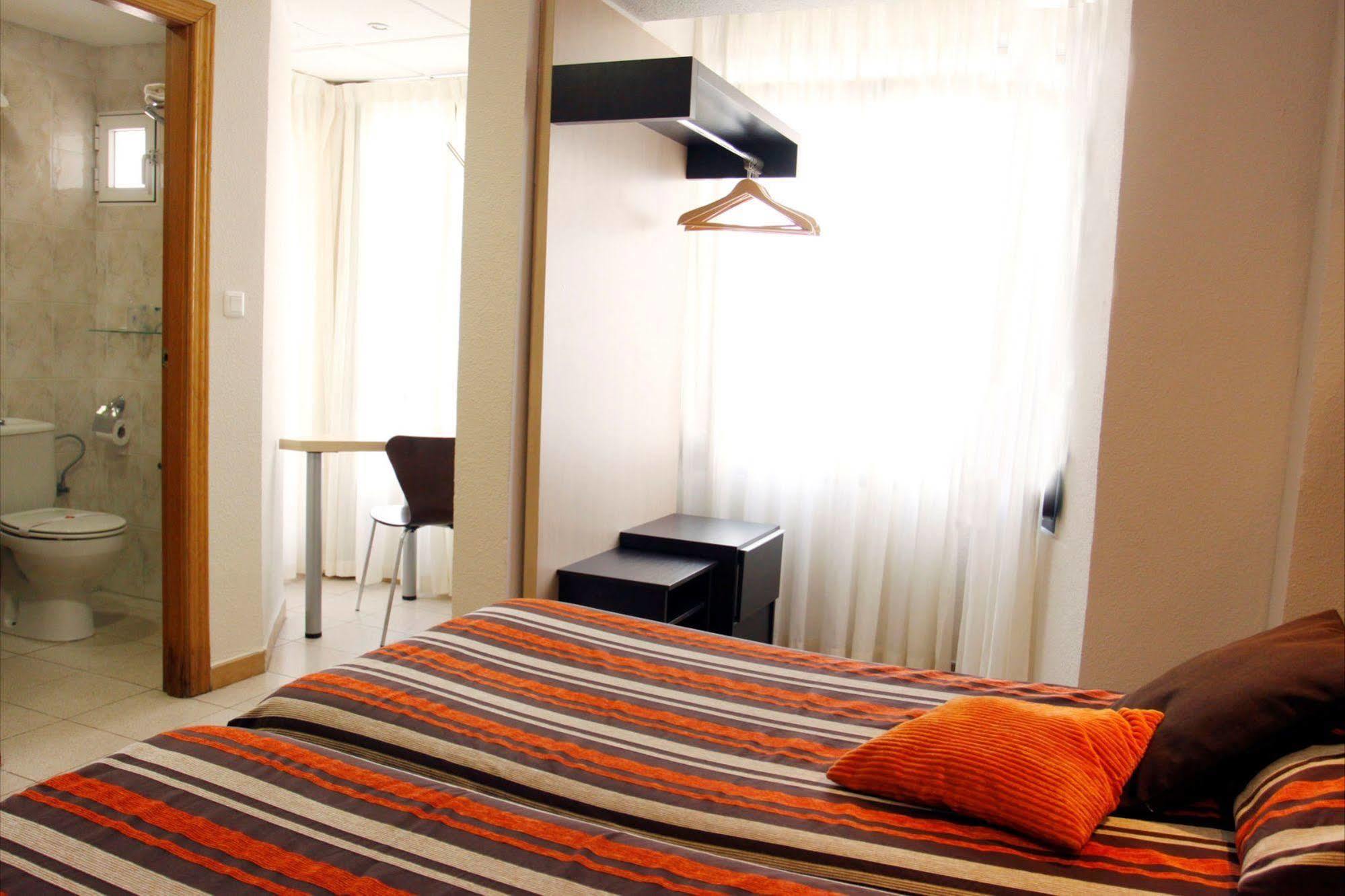 San Remo Hotel *