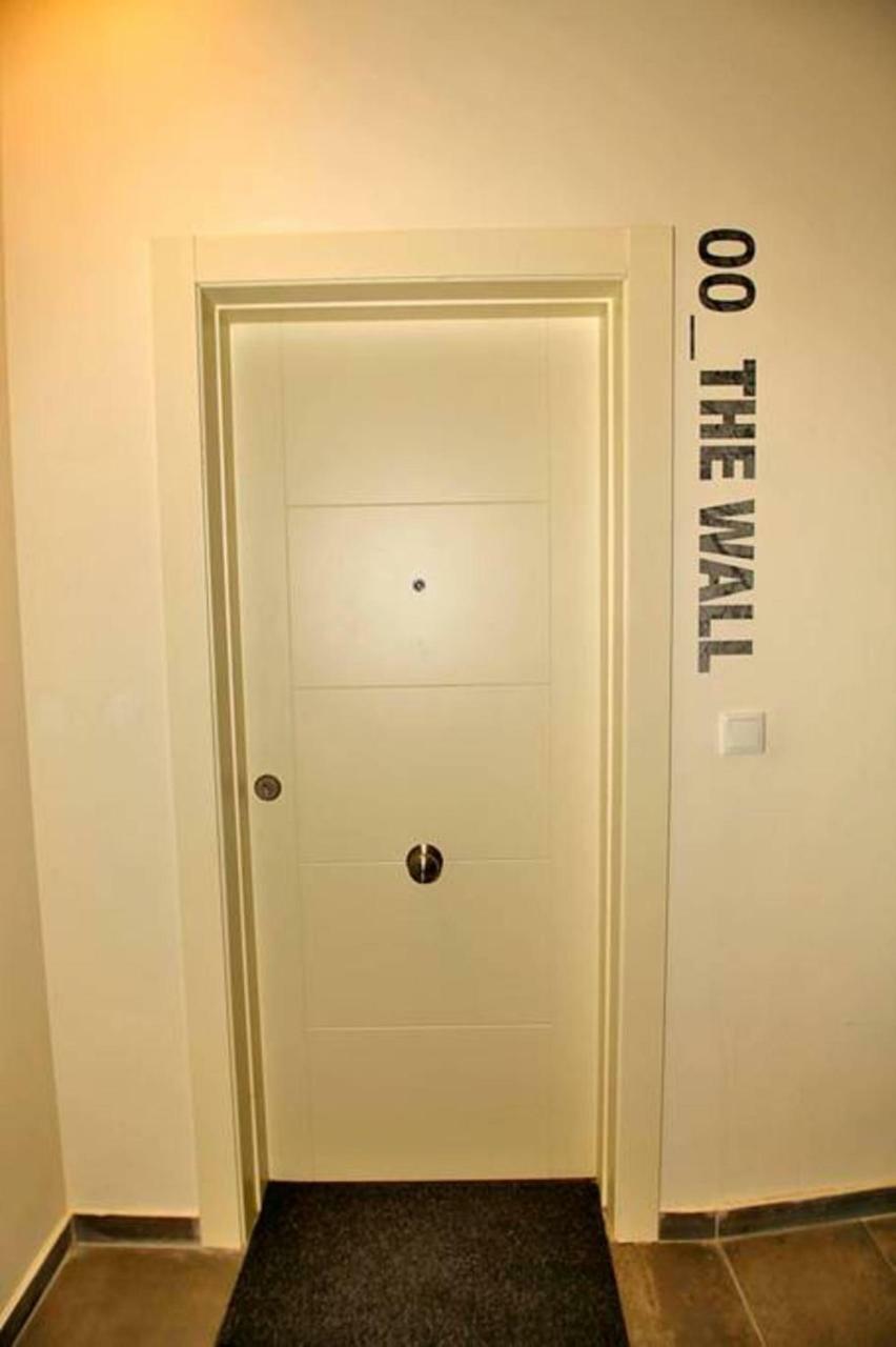 The Wall - New Appartement *