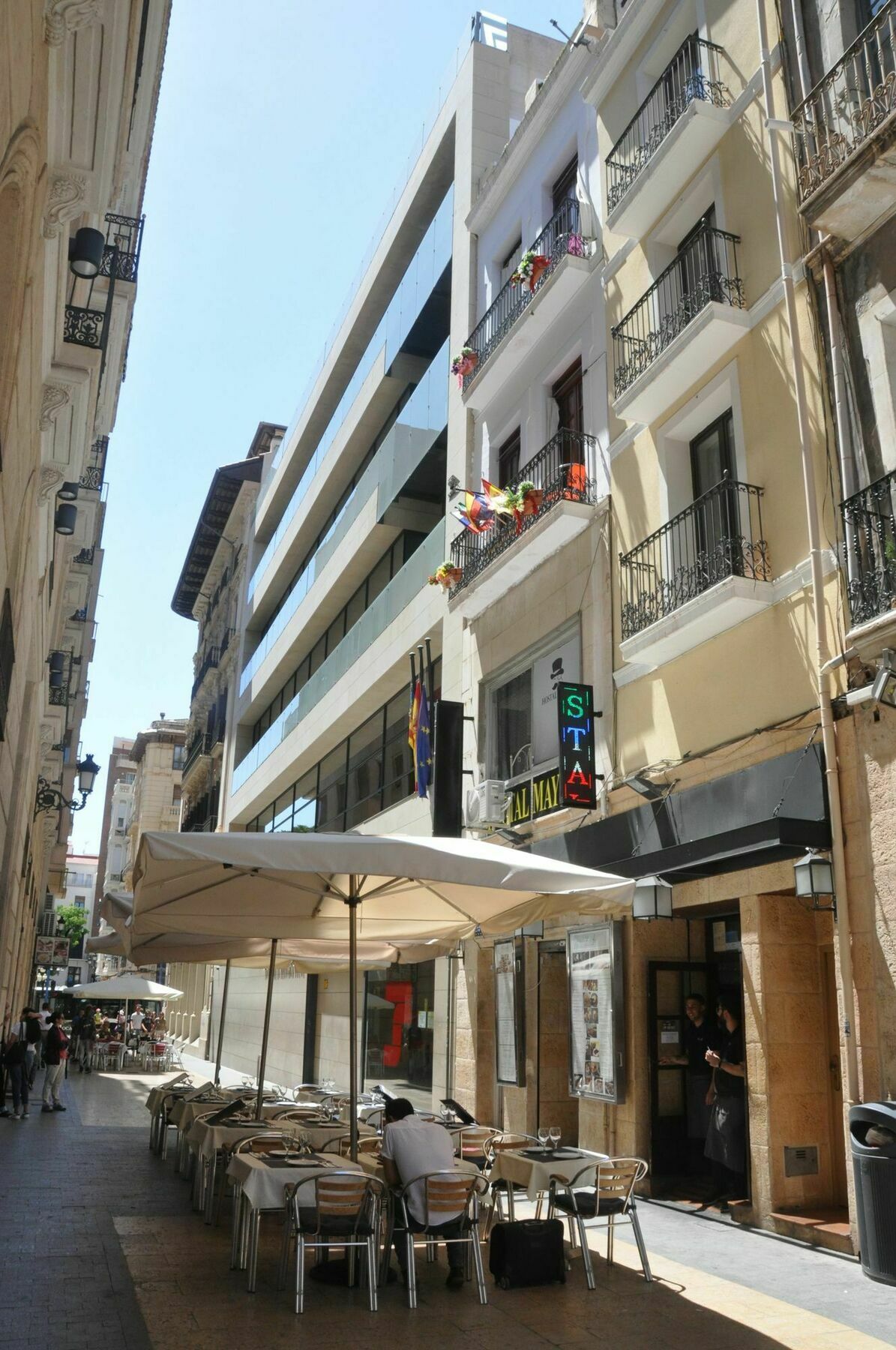 Hostel Mayor *