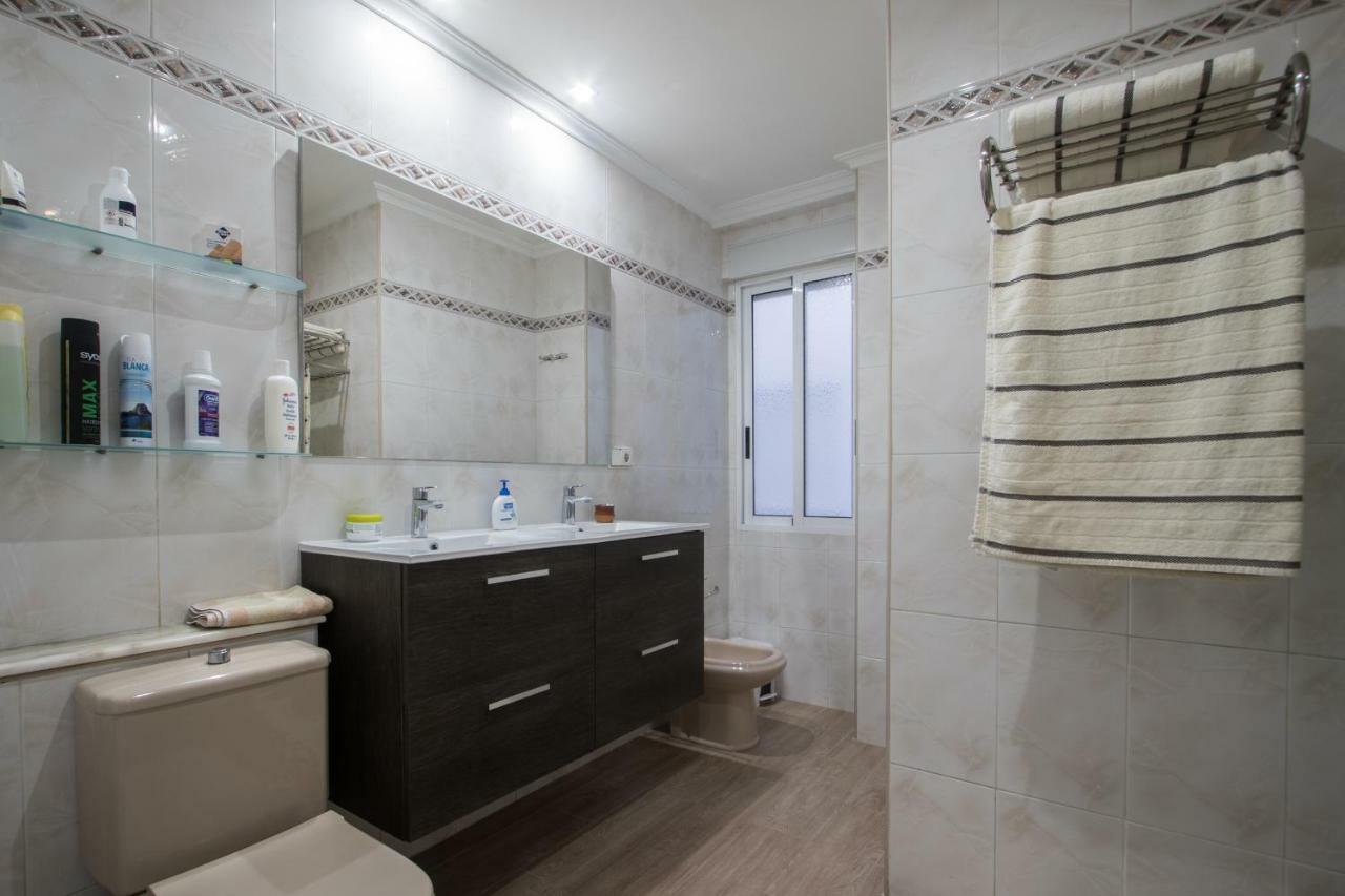 Sea View Downtown Comfort Apartment